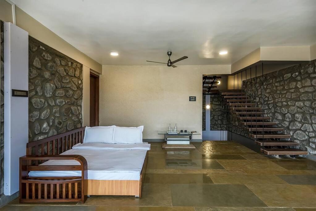 Stone Mansion By Phoenix Stays Igatpuri Dış mekan fotoğraf